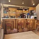 Les Jolis Coeurs Hotel