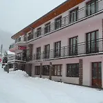 Hotel Les Jolis Coeurs *