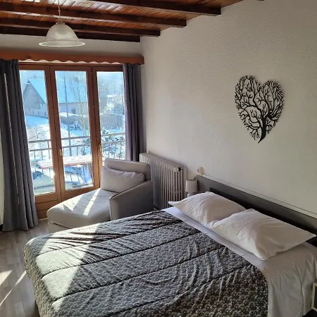 Les Jolis Coeurs Hotel